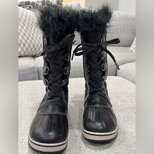 Sorel Joan of Arctic Waterproof Black Lace-Up Winter Boots